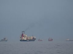 Irã implanta barcos explosivos em águas críticas da rota marítima de Ormuz