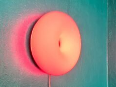 A lâmpada inteligente Ikea Varmblixt preenche o buraco da rosquinha na minha vida.