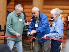 ‘Temos histórias para contar’: Corbett corta a fita no Crown Point Country Museum