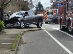 Três pessoas foram enviadas ao hospital após um acidente de caminhão envolvendo um pedestre no nordeste de Portland