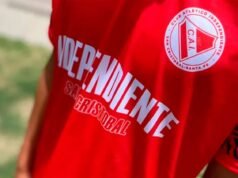 Uma mensagem de um clube onde um estudante assassinado por um colega frequentava uma escola em Santa Fé