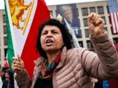 Iraniano-americano diz que iranianos celebram ataques dos EUA após a morte de Khamenei