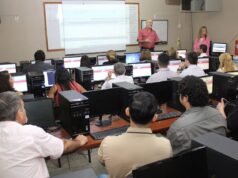 Equipe do Tribunal de Paz Legal se prepara para mudanças no sistema de gerenciamento de computadores