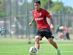 Alívio no River: Kendrey Page teve desempenho normal após golpe que o tirou da partida contra o Sarmiento