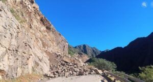 Deslizamentos de terra na Rota 40 deixam turistas retidos em Catamarca e cresce disputa pela gestão de Jalil SOCIEDAD El Intransigent