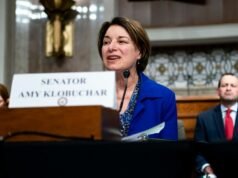 Klobuchar: A dissolução da Live Nation é a única maneira de tornar os eventos ao vivo acessíveis e competitivos