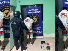 Eles o viram com itens de origem duvidosa, ele fugiu e foi pego