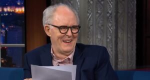 Veja John Lithgow elogiar Stephen Colbert como um “amado tesouro nacional”.
