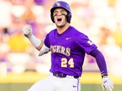 Seth Dardar, da LSU, dá um salto espetacular após um home run de embreagem