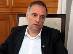 Encontraram discrepâncias na fatura do voo de Manuel Adorni para Punta del Este.