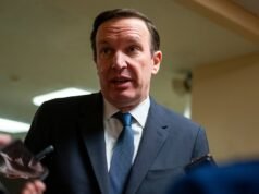 Murphy sobre negociação de ações de ‘US$ 1,5 bilhão’ antes do anúncio de Trump sobre o Irã: ‘Corrupção alucinante’