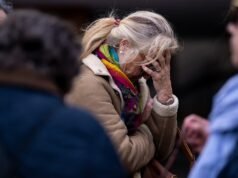 Sobrevivente de estupro coletivo de 25 anos se torna a pessoa mais jovem sacrificada na Espanha