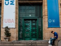 Professores universitários entraram em greve de 72 horas em todo o país