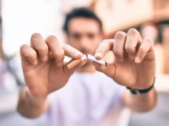 Os cientistas dizem que a evidência é clara: os cigarros eletrônicos são melhores do que adesivos e chicletes para ajudar os fumantes a parar de fumar