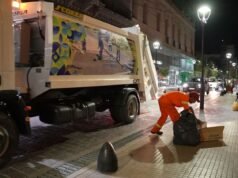 Eles relatam que a coleta de lixo é normal no fim de semana prolongado