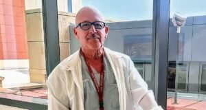 Família da Califórnia processa cidade em US$ 40 milhões após esfaquear fora da biblioteca