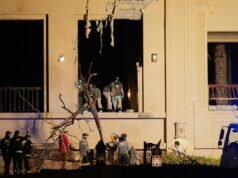 ‘Ensinei crianças a cobrir’: vivendo em Dubai enquanto o Irã ataca | Notícias do mundo