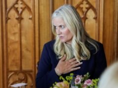 A coroa da rainha da Noruega lamentada como amizade com Jeffrey Epstein World News