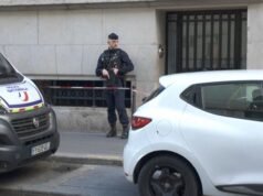 Alguns suspeitam de um ataque a bomba fora do prédio do Bank of America em Paris World News