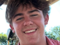 Prestando homenagem às vítimas do tiroteio em massa no Texas US News