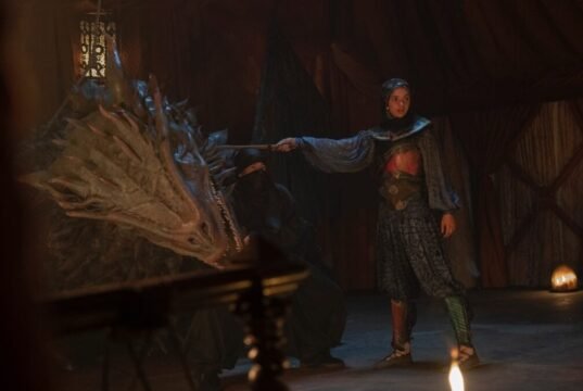 A estrela de ‘Cavaleiros dos Sete Reinos’ por trás de Tanselle responde a reclamações esfarrapadas de racismo