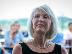 Polícia governamental considera perdão à ativista eleitoral pró-Trump Tina Peters