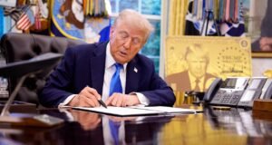 Um juiz de Boston interrompeu a pressão de Trump por dados de admissão em faculdades em uma decisão temporária