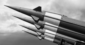 Emirados Árabes Unidos interceptam 9 mísseis balísticos e 33 UAVs lançados do Irã