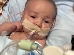 ‘A coisa mais difícil do mundo’: bebê de Ridgefield com doença rara recebe cuidados de especialistas em todos os EUA