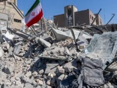 A guerra no Irão; NC, Texas primário; Audiência de Clinton: NPR