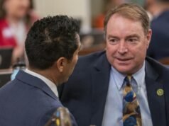 Acabar com a proposta de corte de impostos corporativos para compensar cortes federais de saúde