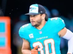 Chargers concordam em negociar com o ex-running back dos Dolphins, Alec Ingold