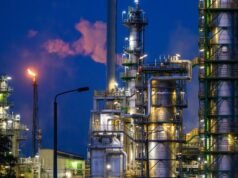 A guerra com o Irão alimenta o boom petrolífero da Rússia e coloca a Ucrânia em apuros