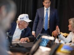 Trump justifica ataque ao Irã enquanto Congresso levanta dúvidas