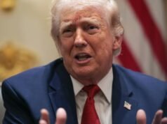 Embora Trump afirme que os EUA “já venceram”, a guerra do Irão continua inabalável ao entrar na sua quinta semana