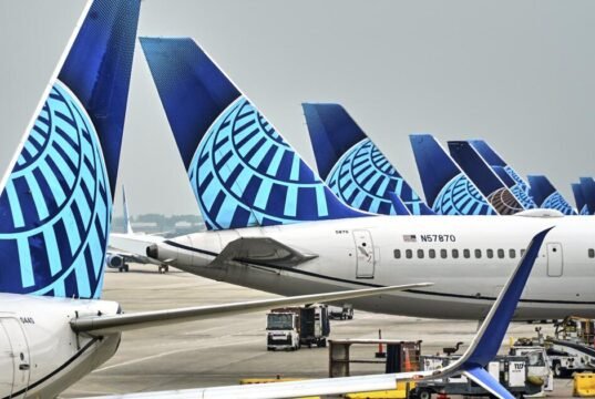 À medida que os preços do petróleo sobem, também sobem as tarifas aéreas, e algumas companhias aéreas podem não sobreviver