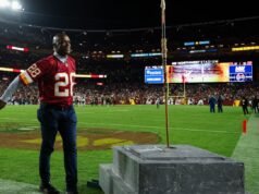 Darrell Green, membro do Hall da Fama, de 66 anos, está em busca de uma vaga na equipe dos EUA para o futebol de bandeira