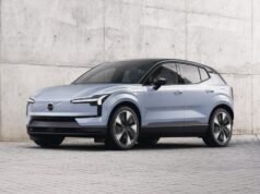 Morte por tarifas: Volvo interrompe produção do EX30 EV básico nos EUA