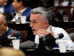 Esteban Poulon emitiu um aviso severo antes da sessão com El Intransigent da Adorni Politiques.