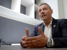 Devido à crise e ao colapso do emprego, um forte alerta da indústria é a política el intransigente