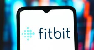 O próximo rastreador de fitness semelhante ao Whoop do Google provavelmente será o Fitbit Air.