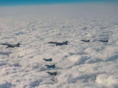 Piloto de caça sul-coreano causa colisão aérea durante sessão de fotos