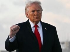 Trump anunciou que os EUA bloquearão todos os navios no Estreito de Ormuz