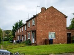 O setor imobiliário permanece no nível mais baixo em uma década, à medida que os custos de impostos e reforma caem