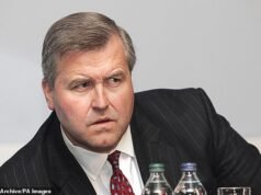 O chefe da BP luta para sobreviver à medida que cresce a rebelião devido ao recuo verde e ao foco renovado no petróleo e gás