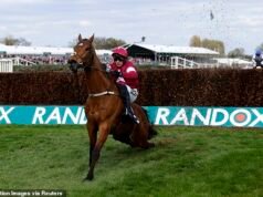 O cavalo Aintree Gold Dancer é derrubado no Dia das Mulheres depois de se recuperar de uma queda – mas ainda assim foi chicoteado com uma vitória de £ 67.000 por seu jóquei no Grand National Festival