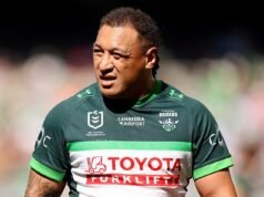 O executor do NRL revida o vil troll que ameaçou agredir a namorada do companheiro de equipe, forçando-os a um vídeo confuso de desculpas