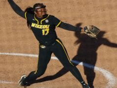 Mizzou lidera o 6º lugar do Arkansas no jogo 3 graças a Cierra Harrison e Sidney Forrester