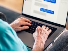 O jornalista esportivo de luto revela como perdeu US $ 270 mil em economias de uma vida em um golpe online envolvendo uma mulher ‘jovem e linda’