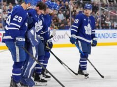 Anthony Stolarz deixa o jogo dos Maple Leafs com uma lesão na parte inferior do corpo